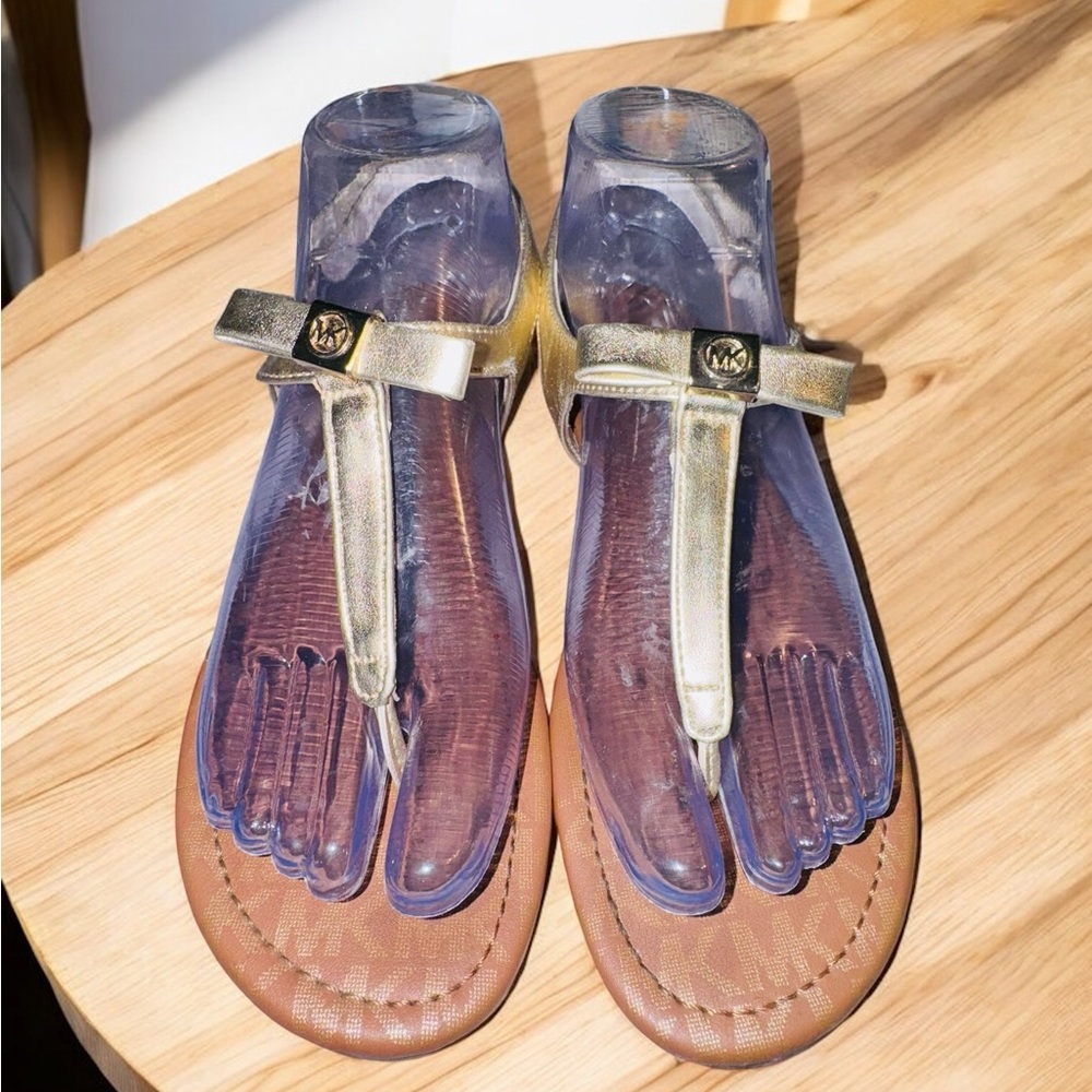 Michael Kors Women's Gold Thong Sandal Size 5 with MK Bow